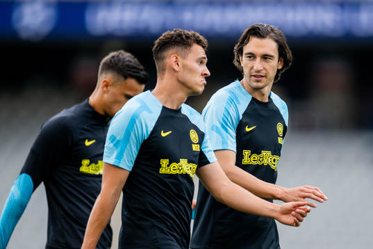 Kristjan Asllani and Matteo Darmian of Inter at a training