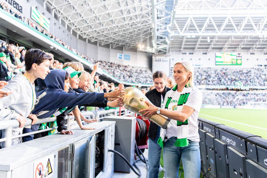 Hammarbys damlag med Jonna Andersson (m) hyllas över