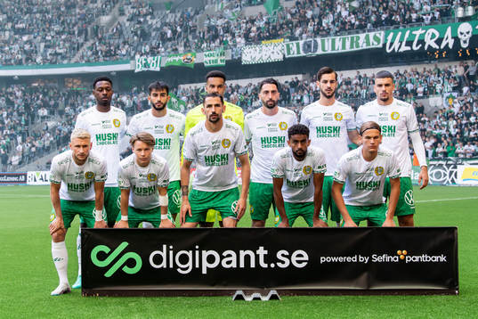 Hammarbys spelare ställer upp för en lagbild