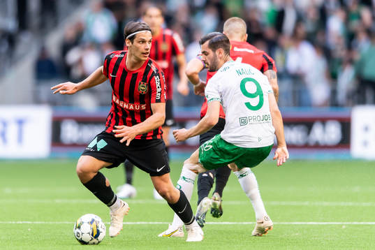 Brommapojkarnas Kevin Ackermann och Hammarbys Adi Nalic