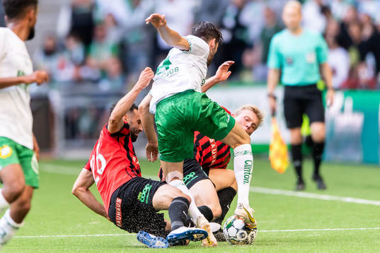 Brommapojkarnas André Calisir och Alexander Jensen mot