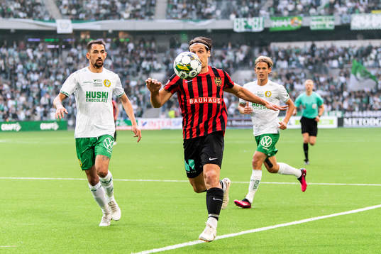 Hammarbys Loret Sadiku och Brommapojkarnas Kevin Ackermann