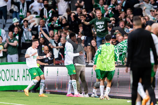 Hammarbys spelare jublar