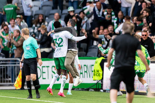 Hammarbys Nathaniel Adjei och tränare Marti Cifuentes