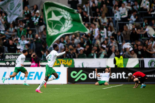 Hammarbys Nathaniel Adjei jublar