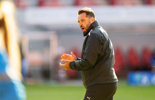 Kalmars tränare Aleco Postanidis fotbollsmatchen i