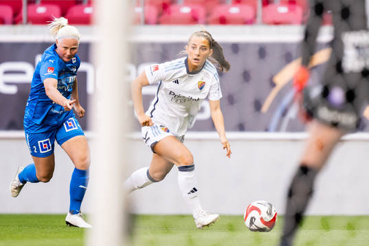 Kalmars Anni Miettunen och Djurgårdens Tilde Lindwall