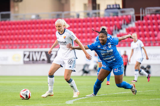 Djurgårdens Alice Bergström och Kalmars Jessika Cowart