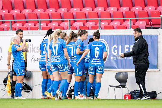 Kalmars tränare Aleco Postanidis och spelare