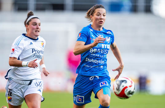 Djurgårdens Hayley Dowd och Kalmars Patricia Fischerova