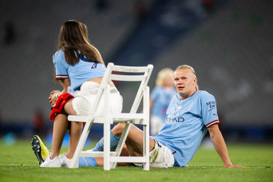 Erling Braut Haaland of Manchester City and Isabel Haugseng