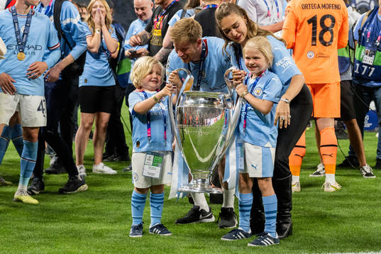 Kevin De Bruyne of Manchester City celebrates with his