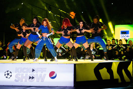 The artist Anitta performs