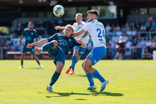 Malmö FFs Sebastian Nanasi och Värnamos Emin Grozdanic