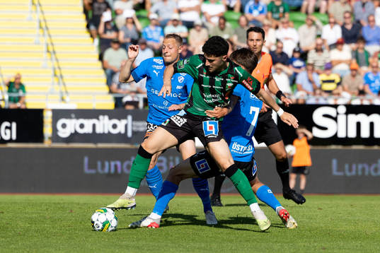 Halmstads Joel Allansson och Kazper Karlsson mot Varbergs