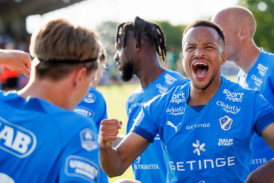 Halmstads Marcus Olsson jublar
