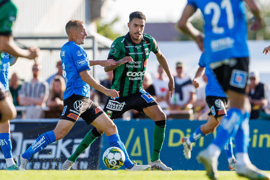 Halmstads Joel Allansson och Varbergs Eliton Pardinho