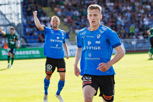 Halmstads Viktor Granath jublar
