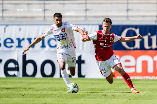 Degerfors Elyas Bouzaiene och Kalmars Simon Skrabb