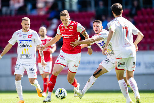 Kalmars Mileta Rajovic och Degerfors Seid Korac