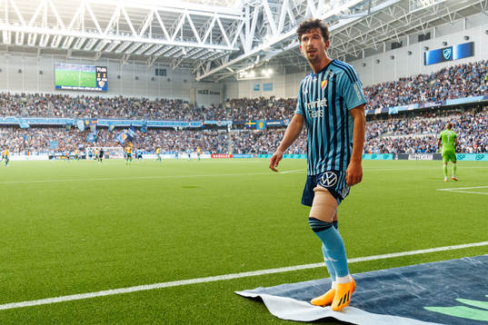 Djurgårdens Gustav Wikheim kliver av med lindat lår