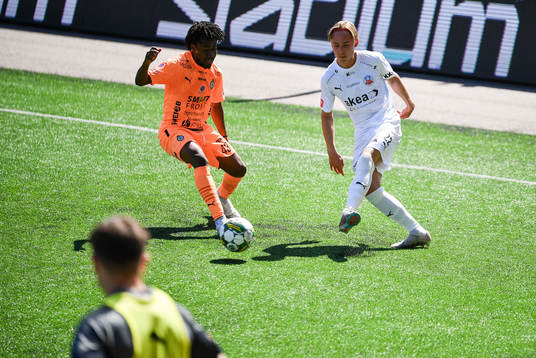 AFC Eskilstunas Abdul-Halik Hudu och Helsingborgs Simon