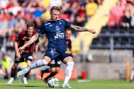 Örgrytes Marcus Haglind Sangre reducerar till 2-1 på