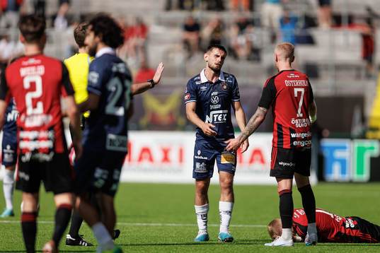 Örgrytes Erion Sadiku reagerar mot Östersunds Andre