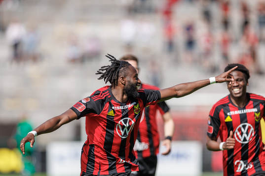 Östersunds Mansour Sinyan jublar