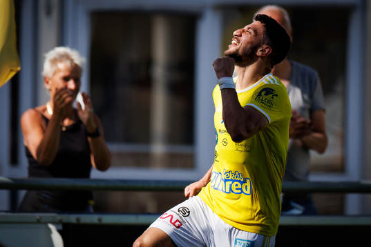 Falkenbergs Leonardo Farah Shahin jublar