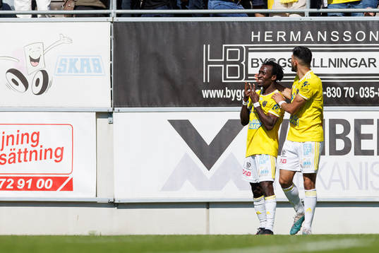 Falkenbergs Godwin Aguda jublar