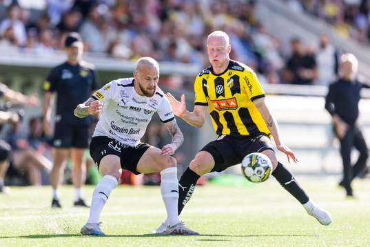 Mjällbys Adam Ståhl och Häckens Valgeir Fridriksson