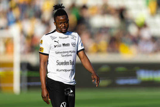 Mjällbys Azeez Temitope Yusuf  deppar