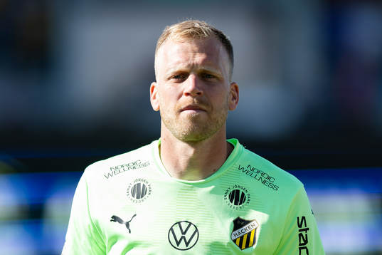 Häckens målvakt Peter Abrahamsson  på line up innan