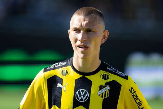 Häckens Kristoffer Lund Hansen på line up innan