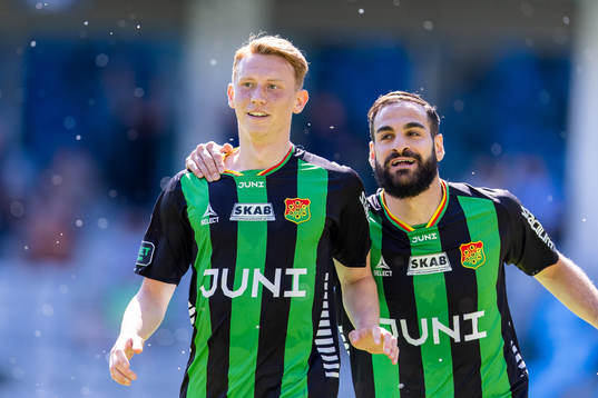 GAIS Julius Lindberg och Mervan Celik jublar