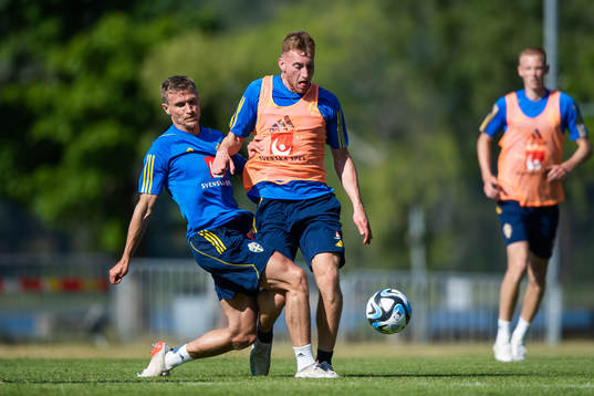 Carl Starfelt and Dejan Kulusevski of the Swedish national