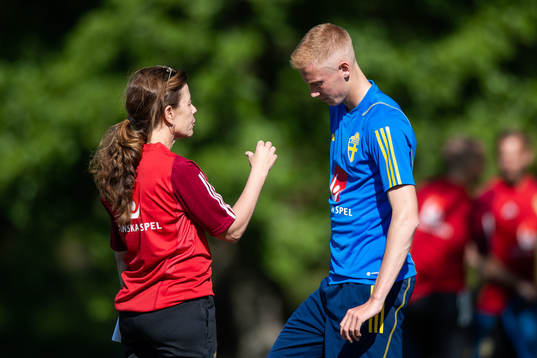 Media officer Petra Thorén and Hugo Larsson of the Swedish