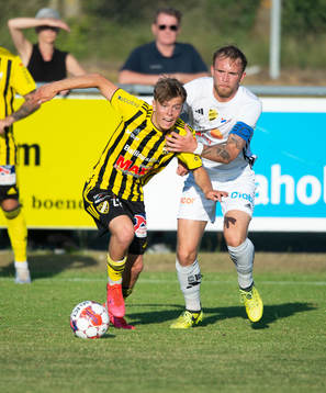 IFK Hässleholms Jussi Tikkanen tas omhand bryskt i en