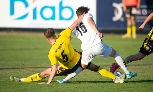 IFK Hässleholms Axel Henriksson och Laholms Jonathan
