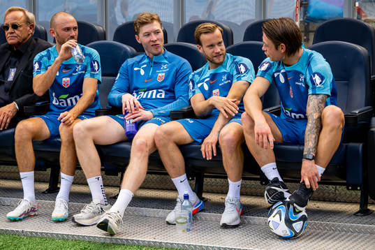 Fredrik Aursnes, goalkeeper Mathias Dyngeland, Bård Finne