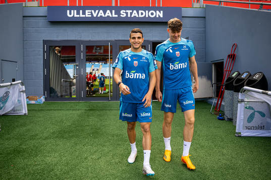 Mohamed Elyounoussi and Jørgen Strand Larsen of the