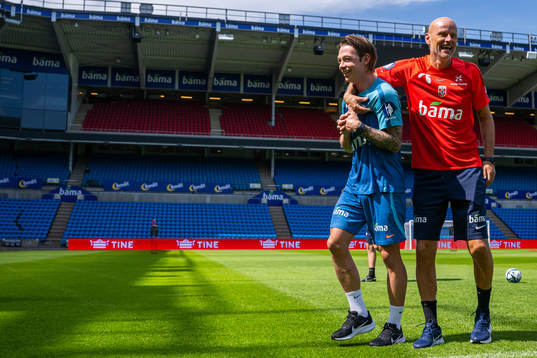 Patrick Berg and Ståle Solbakken, head coach of the