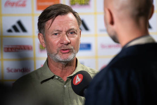 Peter Gerhardsson, head coach of the Swedish women's