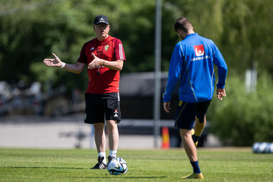 head coach Janne Andersson and Marcus Rohdén of the