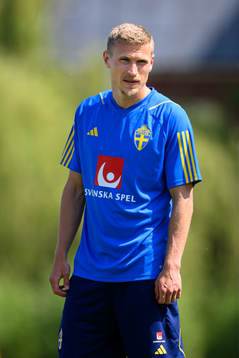 Carl Starfelt of the Swedish national football team