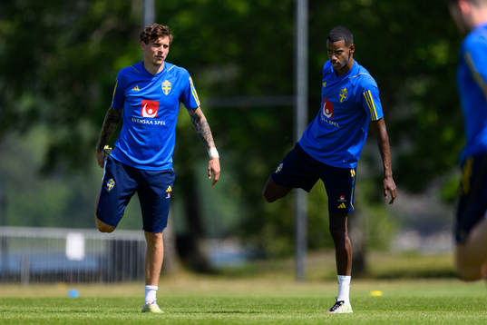 Victor Nilsson Lindelöf and Alexander Isak of the Swedish