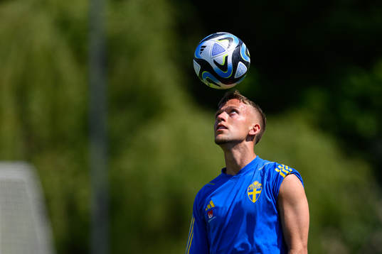 Bläddra bland fler bilder av Football, UEFA Euro Qualifier, Sweden, Training
