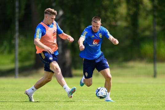 Viktor Gyökeres and Mattias Svanberg of the Swedish