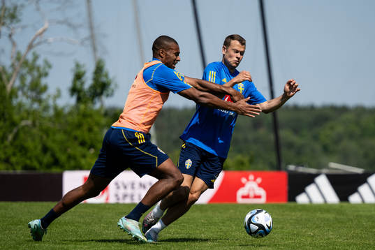Isak Hien and Viktor Claesson of the Swedish national